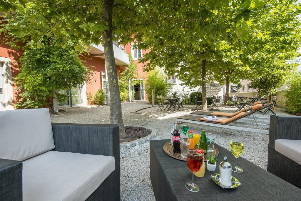 Hotel Des Capucins Le Puy-en-Velay Eksteriør billede