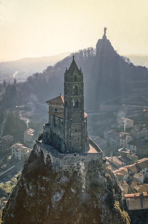 Hotel Des Capucins Le Puy-en-Velay Eksteriør billede