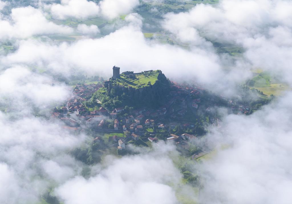 Hotel Des Capucins Le Puy-en-Velay Eksteriør billede