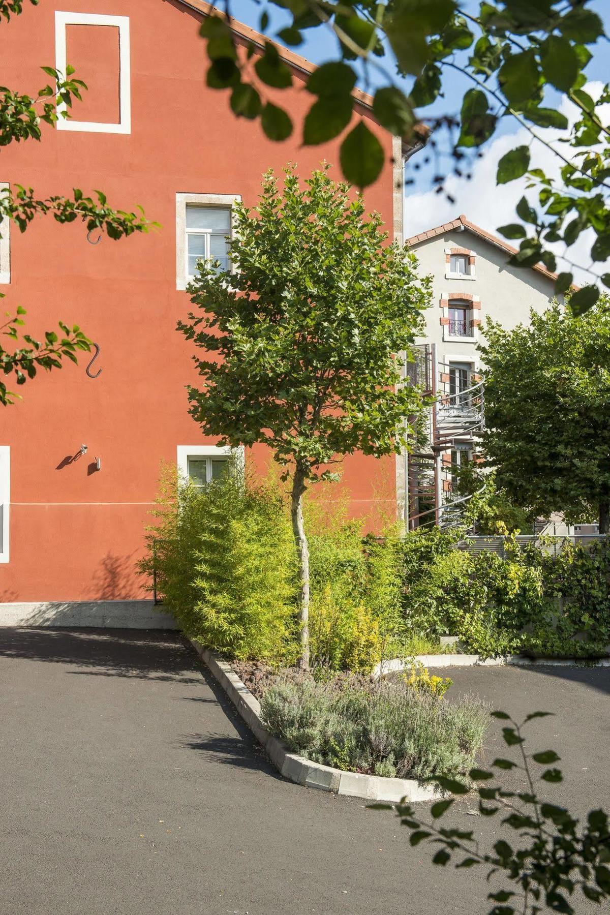 Hotel Des Capucins Le Puy-en-Velay Eksteriør billede