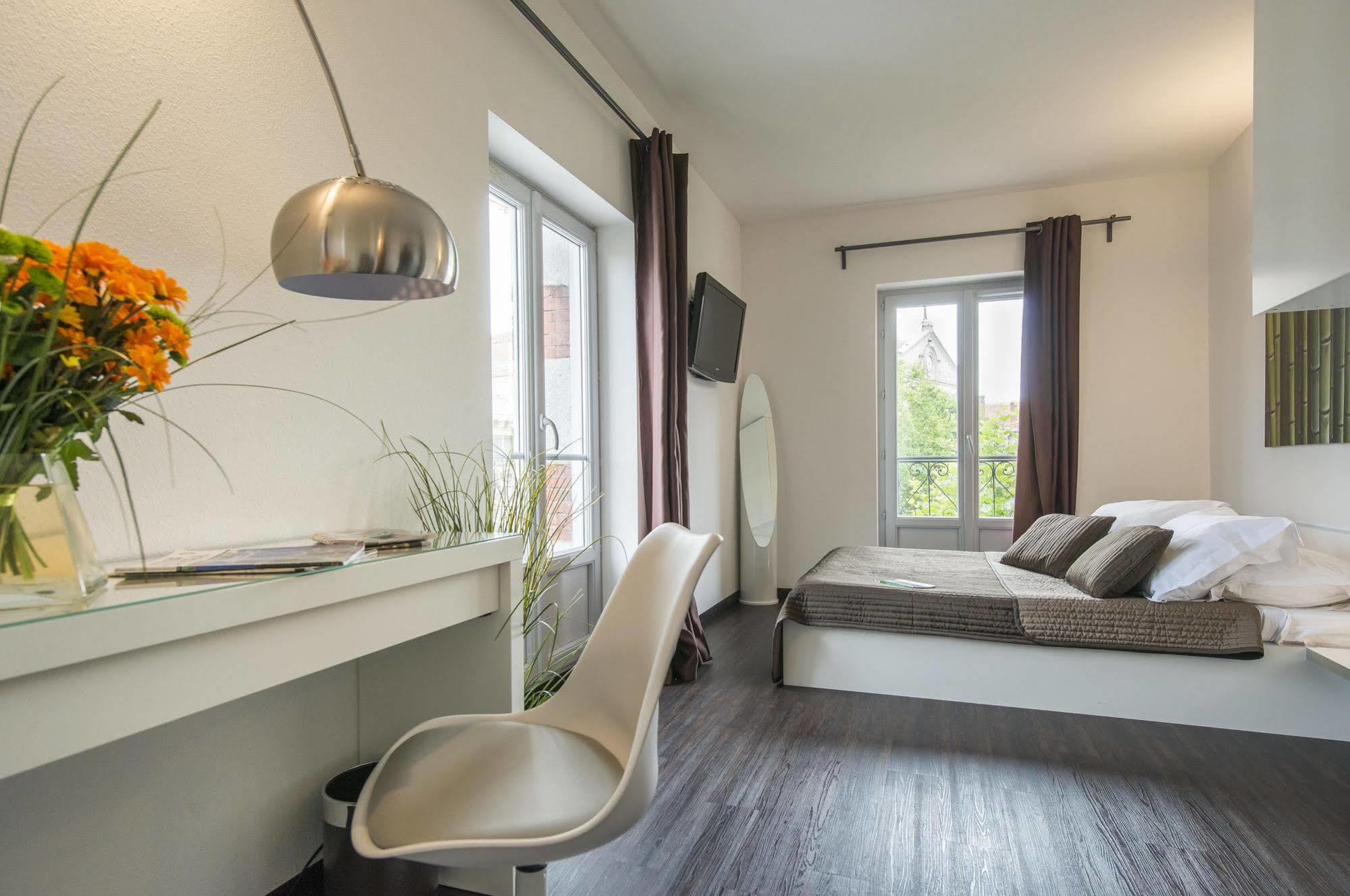 Hotel Des Capucins Le Puy-en-Velay Eksteriør billede