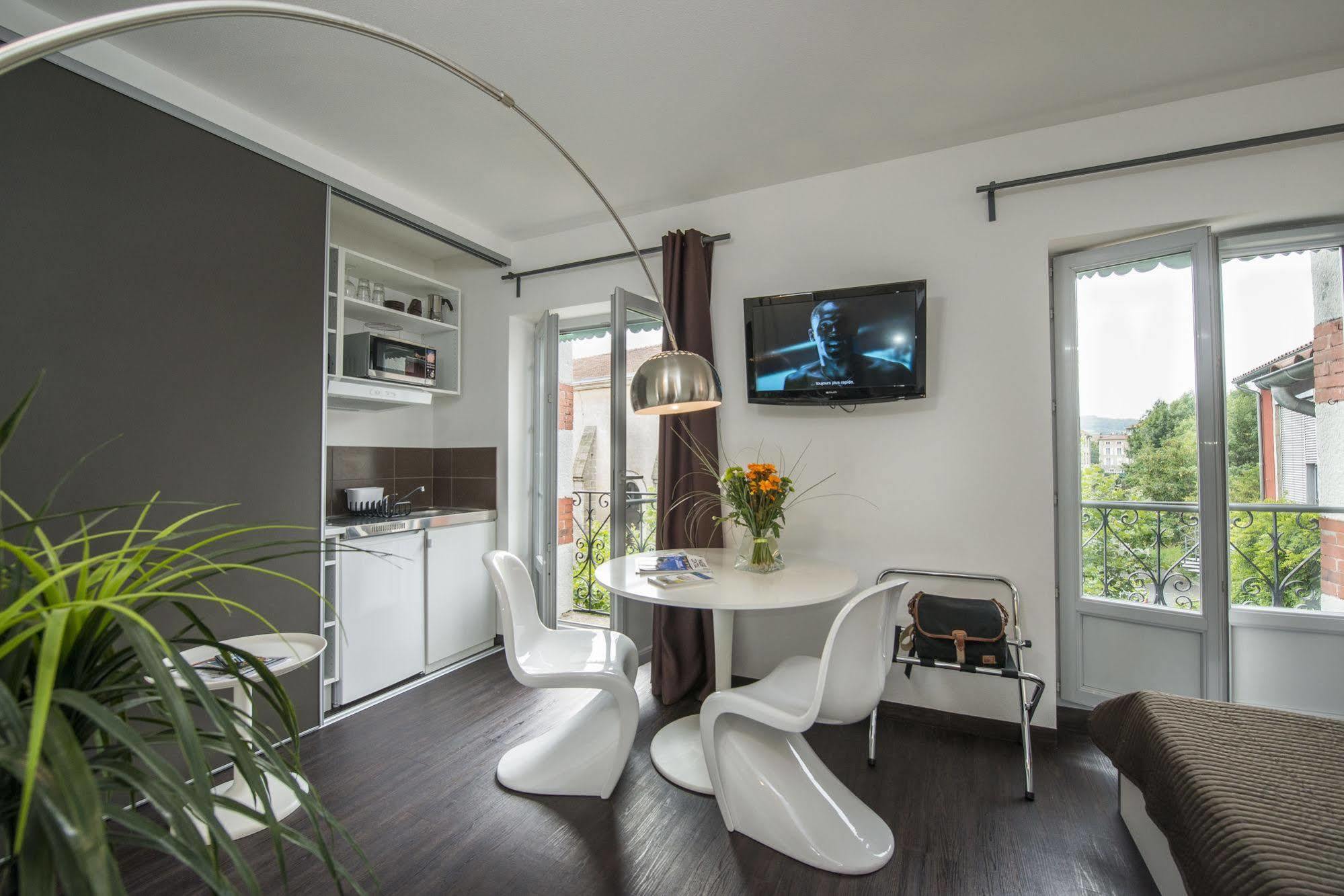 Hotel Des Capucins Le Puy-en-Velay Eksteriør billede